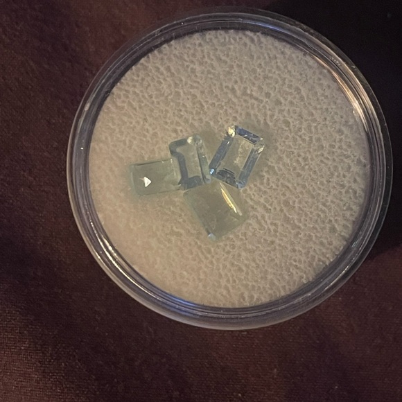 Natural Aquamarine Parcel (GIA gB 5/2) 2.49cts - Picture 2 of 4